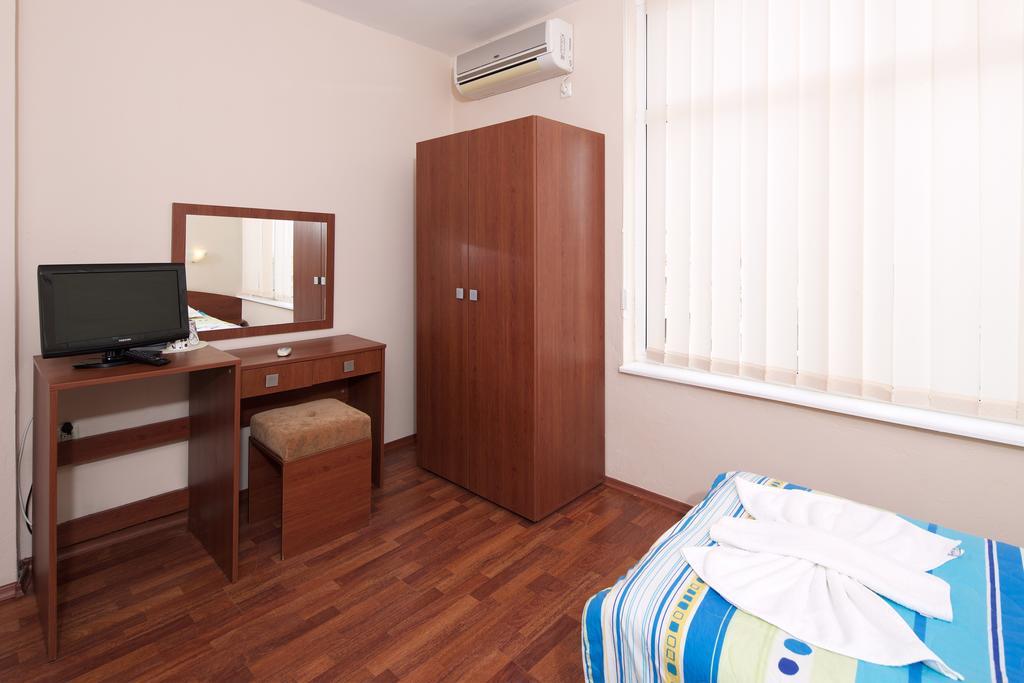 Red House Guest House ネセバル 部屋 写真