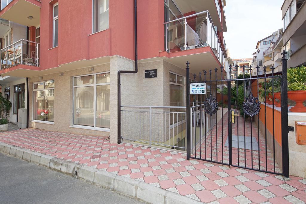 Red House Guest House ネセバル エクステリア 写真