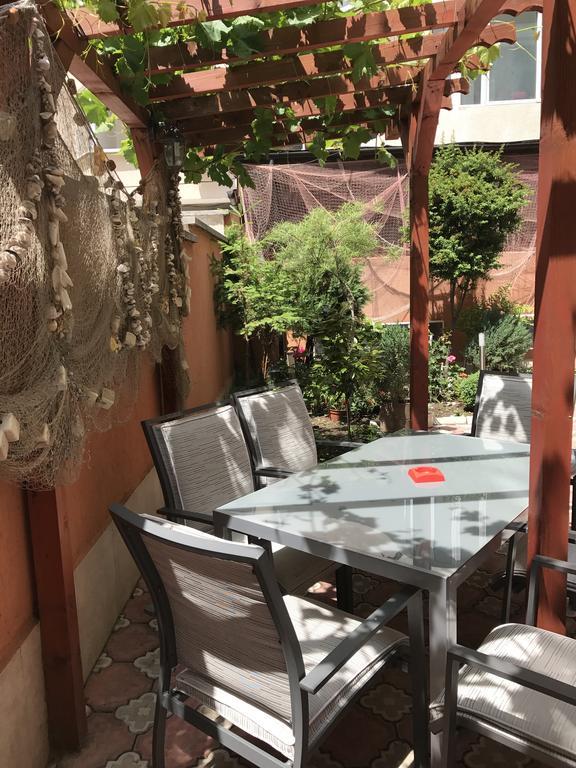Red House Guest House ネセバル エクステリア 写真